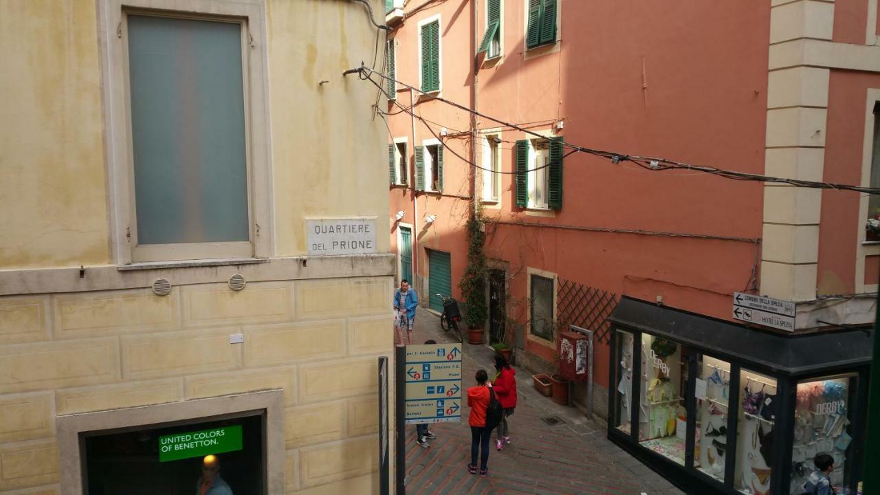 Central Guesthouse La Spezia Bagian luar foto